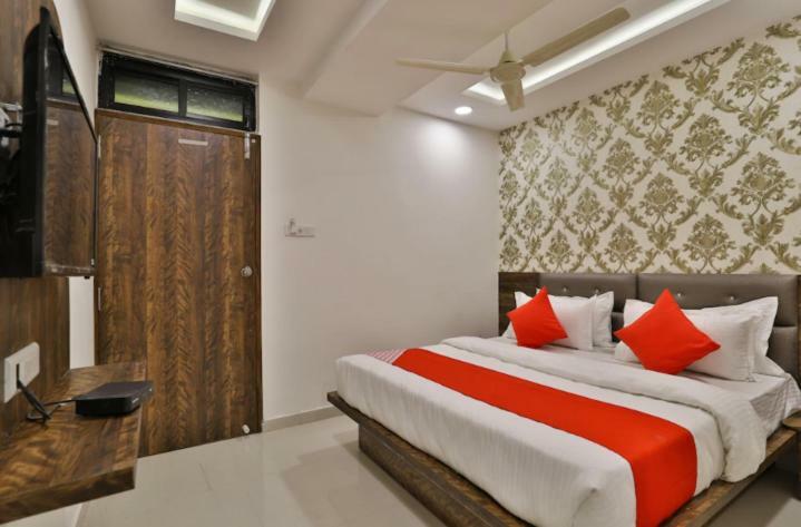 Hotel Pathik Villa アーメダバード エクステリア 写真