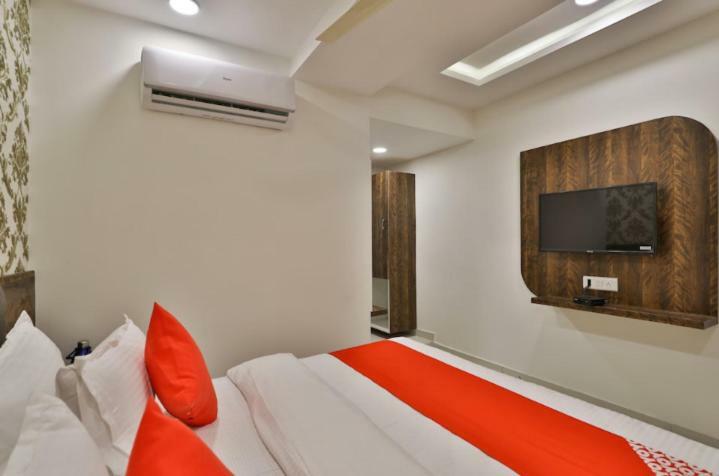 Hotel Pathik Villa アーメダバード エクステリア 写真